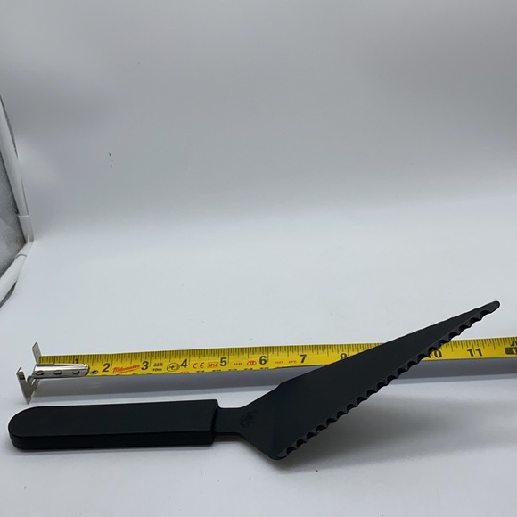 Pampered Chef Pie Cake Server Slicer Serrated Nylon Plastic - Picture 9 of 11